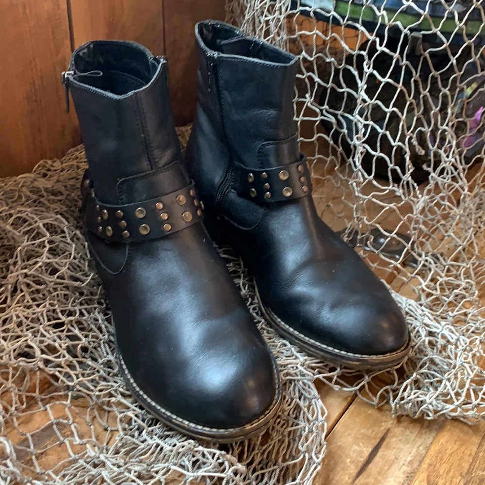 Remonte Black Studded Leather Ankle Boots